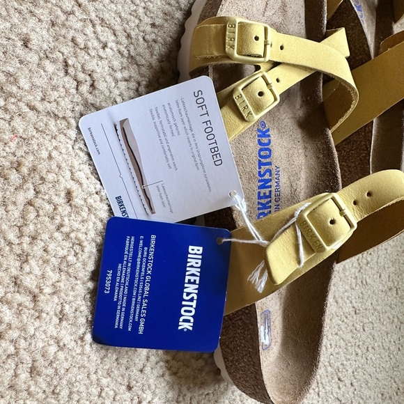 Birkenstock Shoes - BNWTs Birkenstock Franca soft bed sandals in light yellow in size38